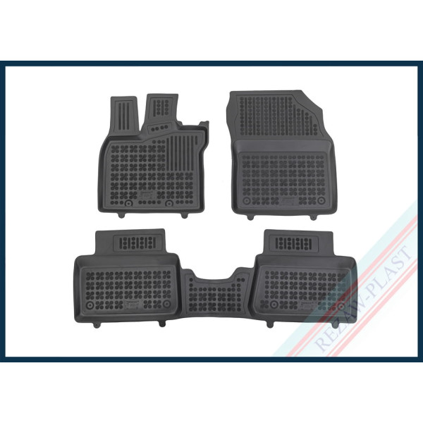 Kumi matot Lexus LBX Hybrid (HEV), 4x2 (FWD), 4x4 (AWD) vuodesta 2023