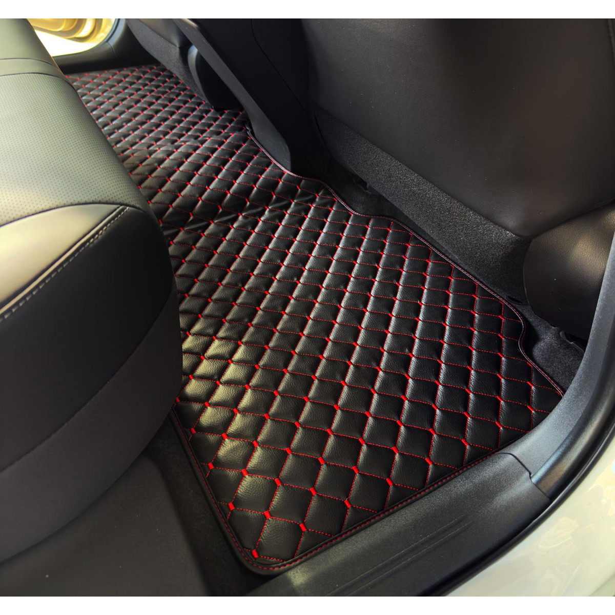Eco-nahka matot QuiltyMats ACURA RSX 2001-2006 (Musta / punaiset ompeleet)
