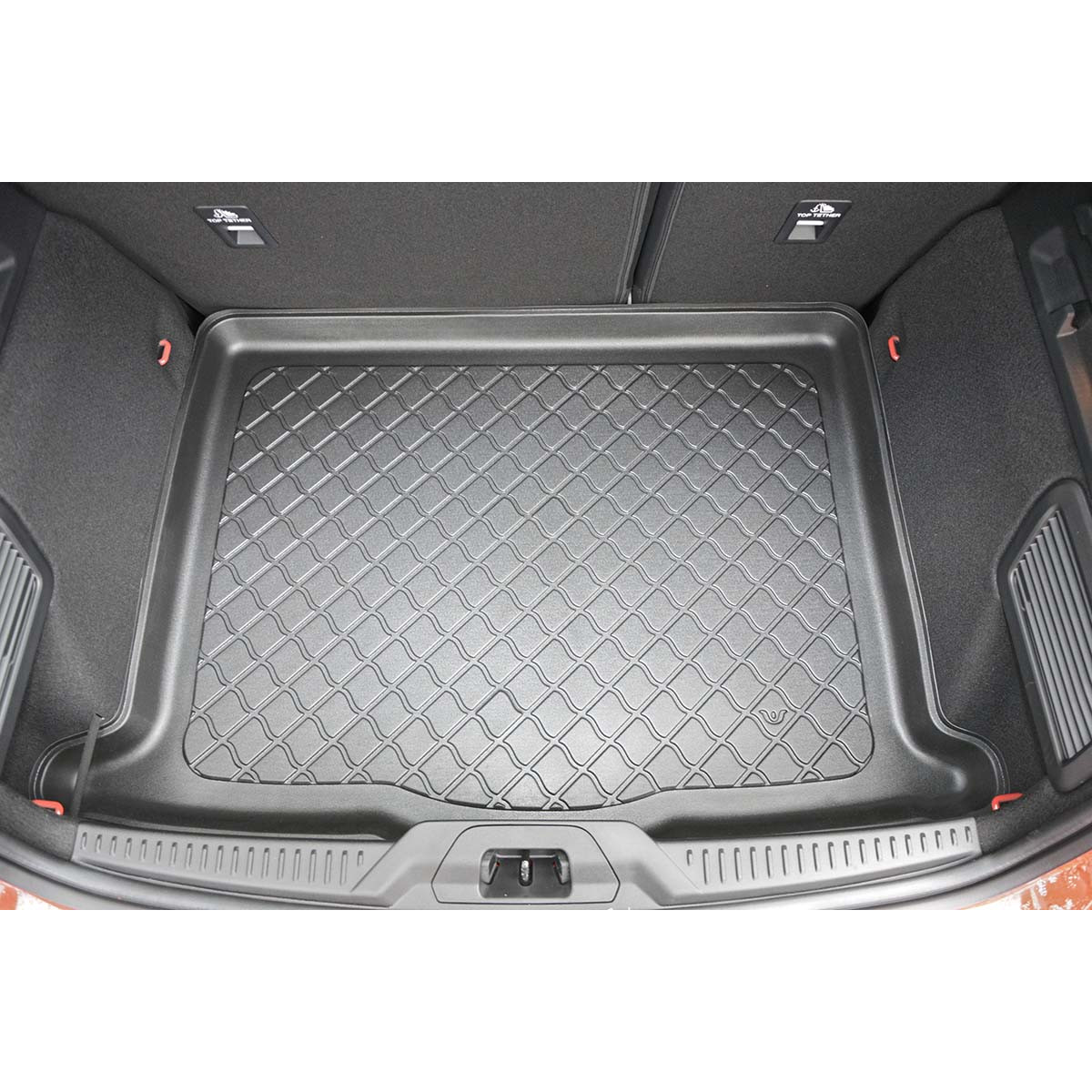 Runko matto Ford Focus Hatchback Mild Hybrid vuodesta 2020 (alaosa / versio kanssa ei-standardi vararengas) Runko matto Ford Focus Hatchback Mild Hybrid vuodesta 2020 (alaosa / versio kanssa ei-standardi vararengas)