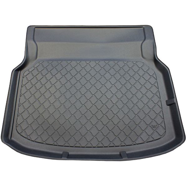 Runko matto Mercedes C-class W204 Sedan 2007-2014 (forward folding rear seats, without a container in the left niche)