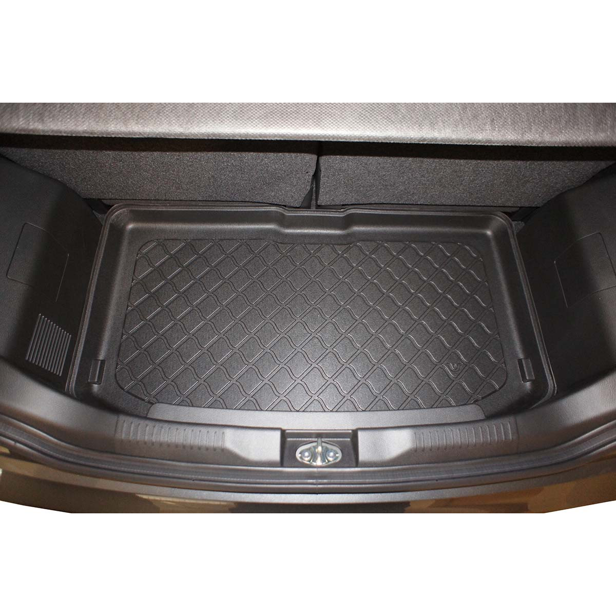 Runko matto Suzuki Ignis Hatchback vuodesta 2017 (rear seats slide backwards and forwards) Runko matto Suzuki Ignis Hatchback vuodesta 2017 (rear seats slide backwards and forwards)