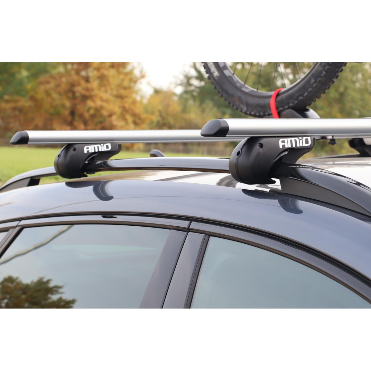 Alumiiniset kattotelineen poikkipalkit 1200 mm CRR-01 AMIO-02586