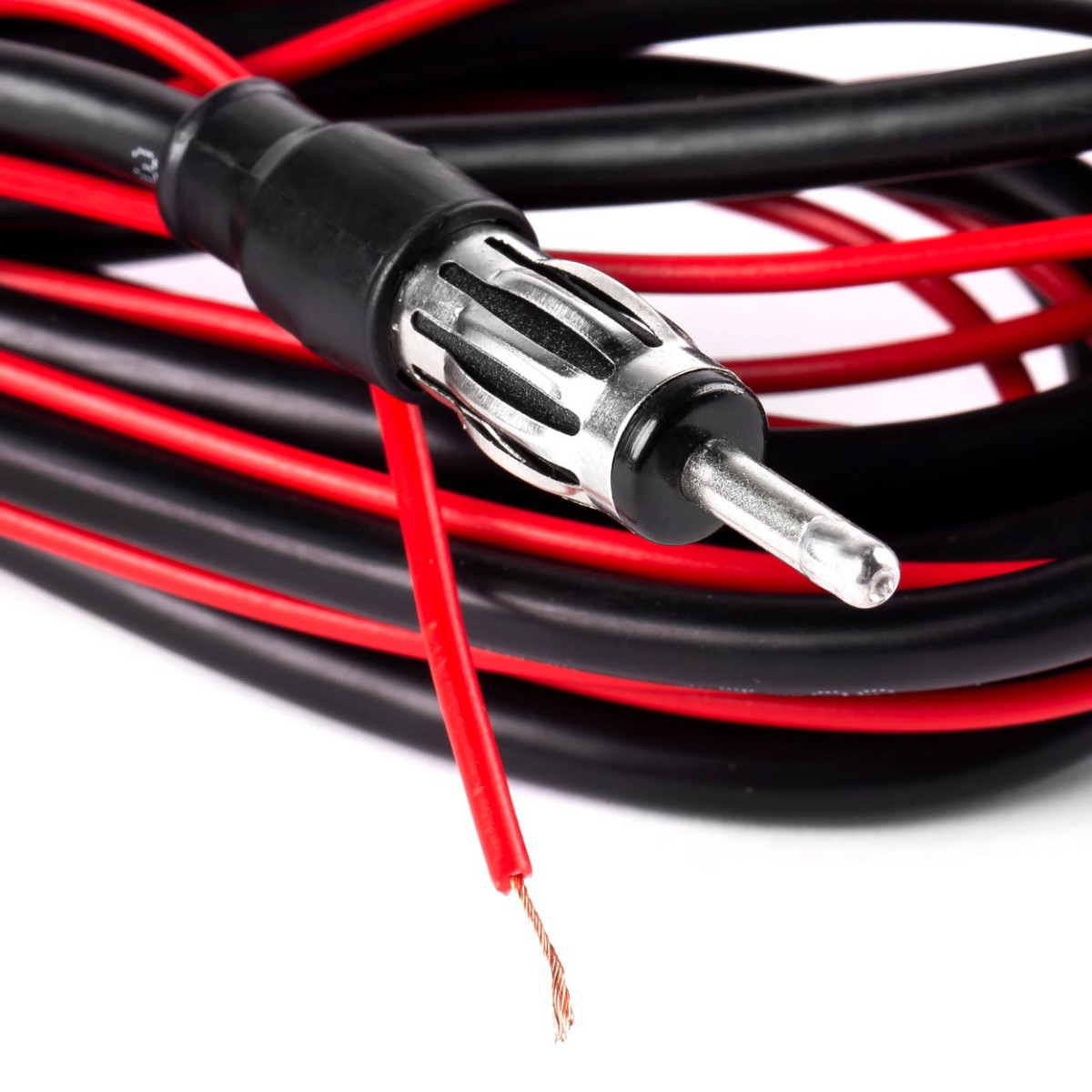 Auton antenni vahvistimella, ANT04 AMIO-01127