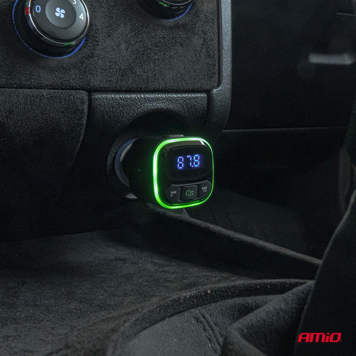 Auton FM-lähetin, 1×USB-A 2×USB-C 12V 24V AMIO-04651