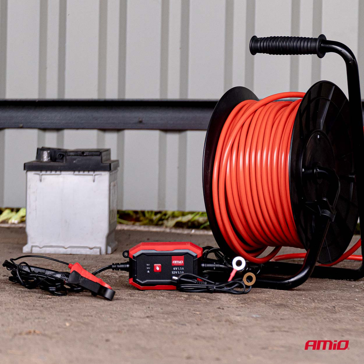 Digitaalinen akkulaturi AGM/GEL/STD/LiFePO4 1.5A 6/12V AMIO-04526