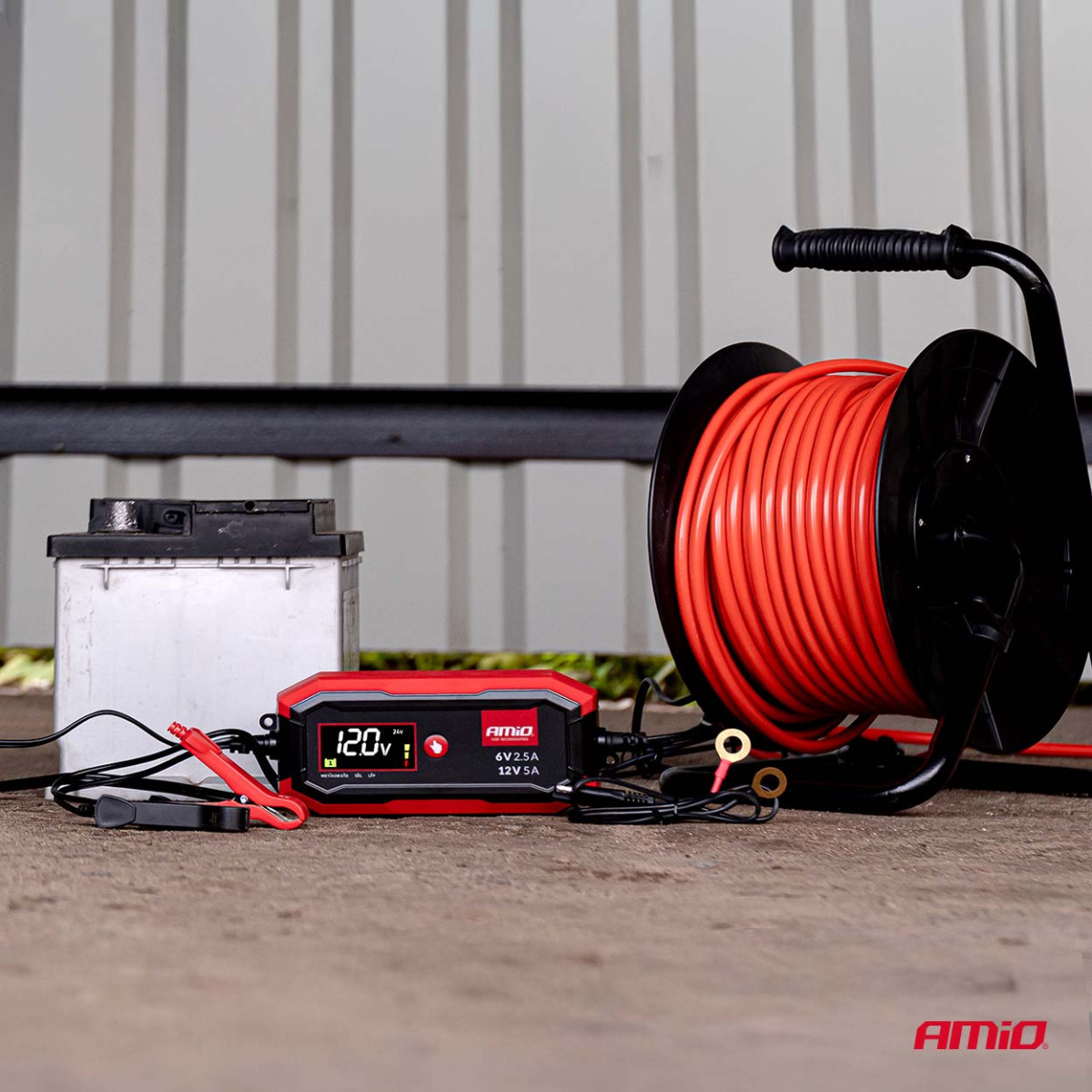 Digitaalinen akkulaturi AGM/GEEL/STD/LiFePO4 5A 6/12V PRO AMIO-04527