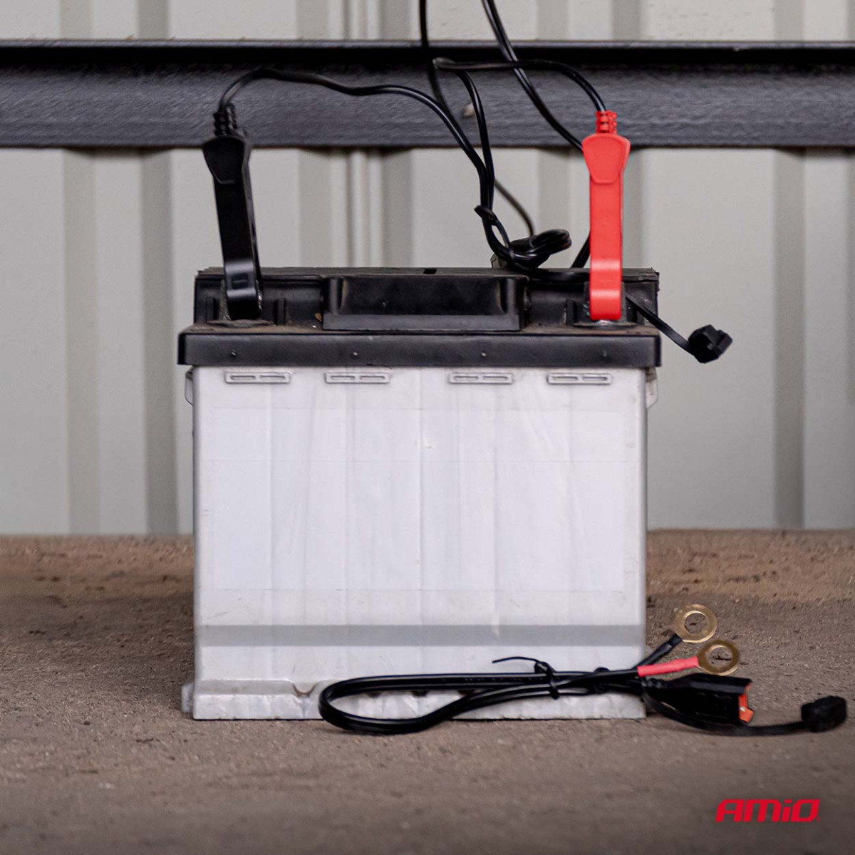 Digitaalinen akkulaturi AGM/GEL/LiFePO4 6A 6/12V PRO HOOK AMIO-04532