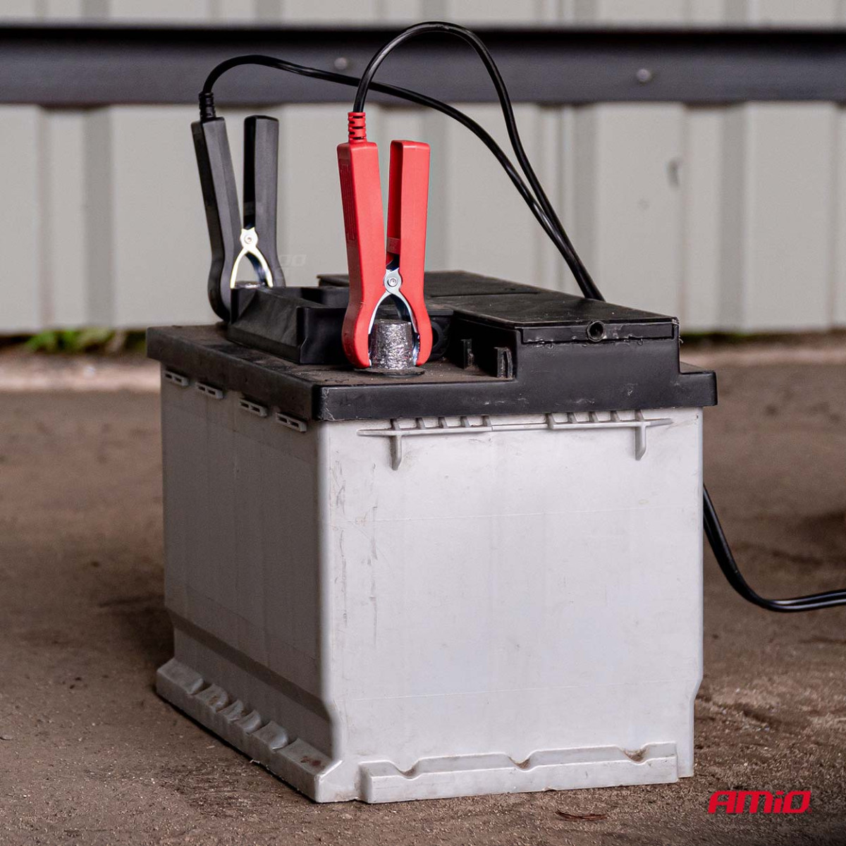 Digitaalinen akkulaturi STD/GEELI/AGM/MÄRKÄ 4A 6/12V AMIO-04523