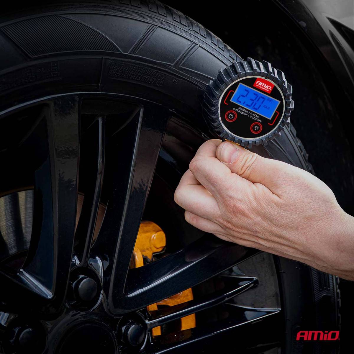 Digitaalinen painemittari pyörivällä päällä ja tyhjennysventtiilillä 17 bar AMIO-04464