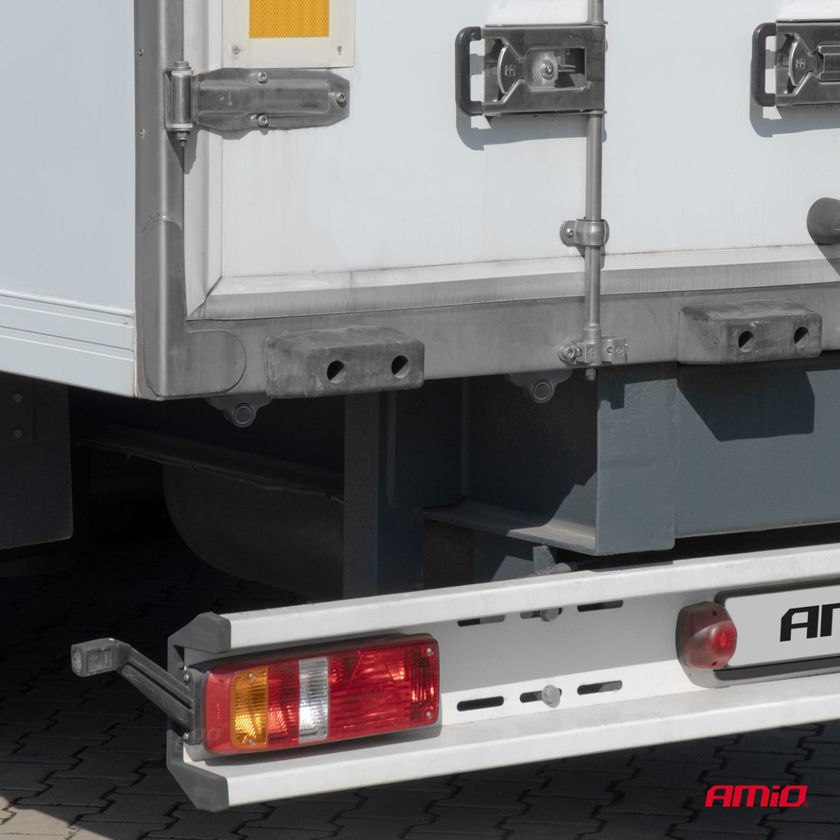 Pysäköintitutka LED, 4 mustaa anturia 19 mm, kuorma-autoille AMIO-02279