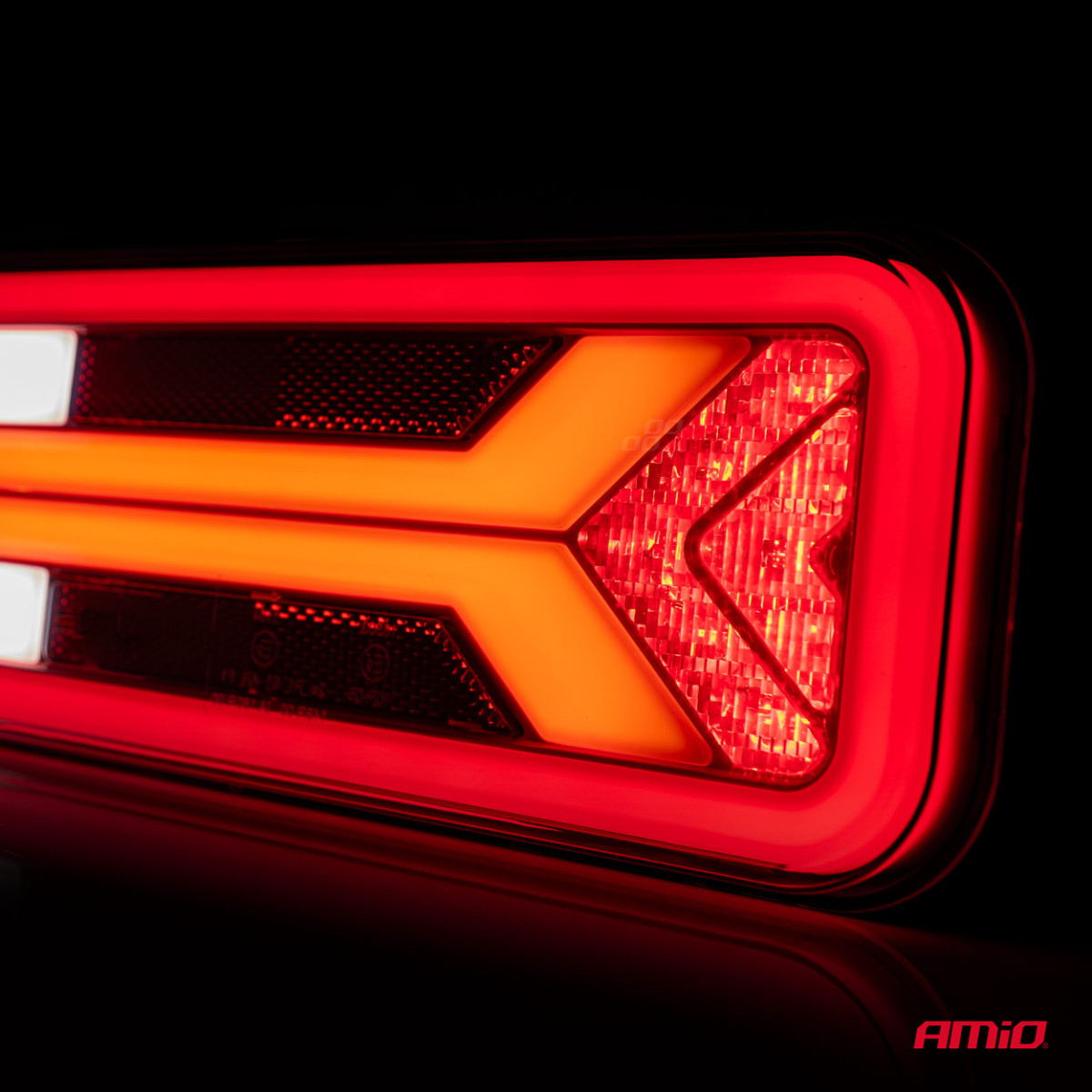 Monitoiminen LED-takavalo RCL-09-R dynaaminen, oikea 