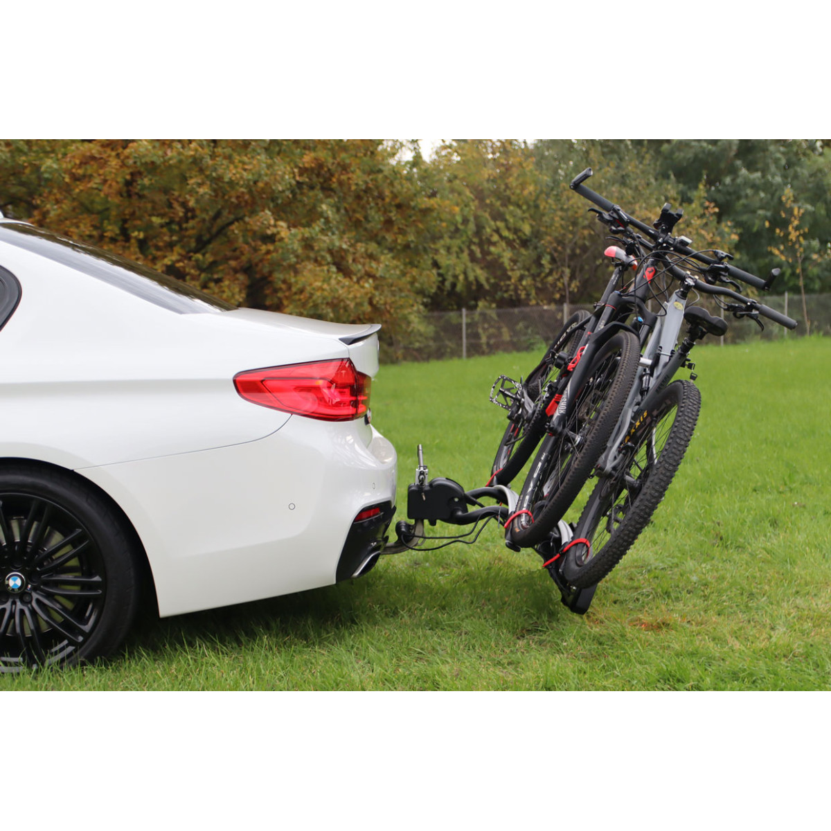 Auton pyöräteline koukulla, kahdelle pyörälle TBC-01/2