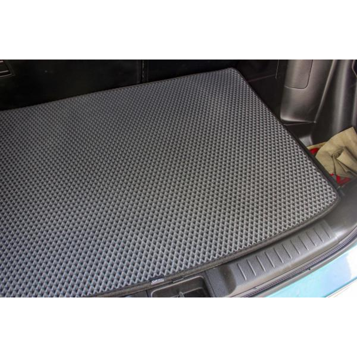 EVA runko matto Suzuki Vitara Hybrid vuodesta 2020