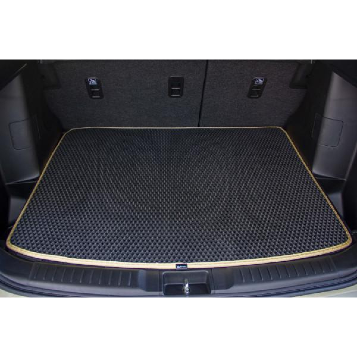 EVA runko matto Suzuki Vitara Hybrid vuodesta 2020